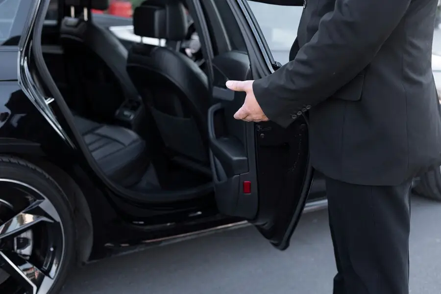 car hire melbourne luxury